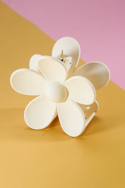 OVERSIZE MATTE FLOWER HAIR CLAW CLIPS