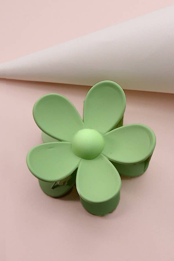OVERSIZE MATTE FLOWER HAIR CLAW CLIPS
