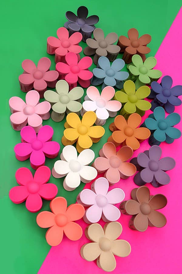 OVERSIZE MATTE FLOWER HAIR CLAW CLIPS