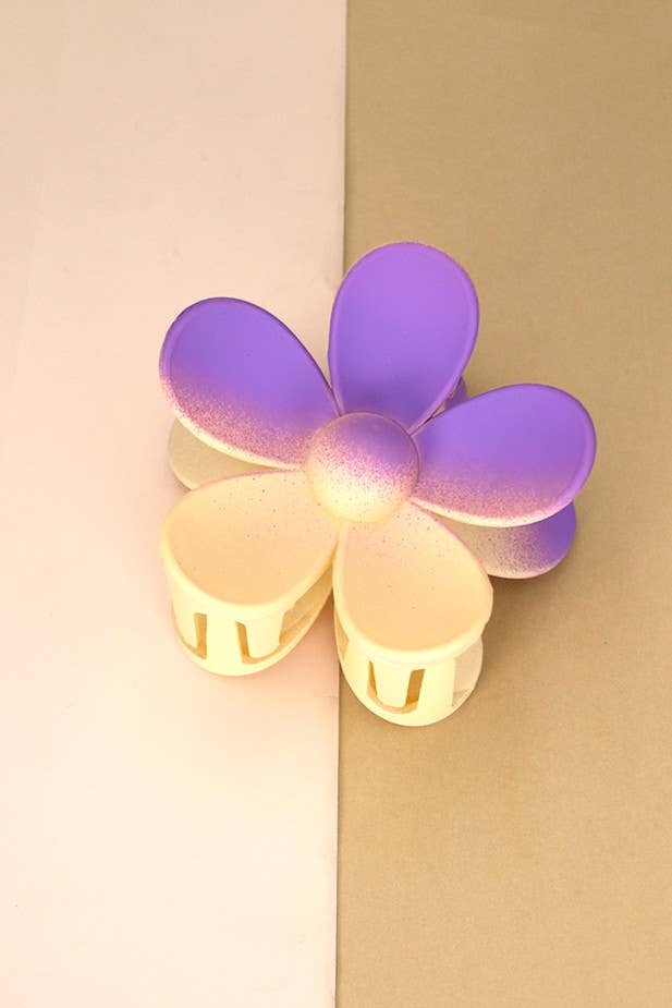 OVERSIZE MATTE FLOWER HAIR CLAW CLIPS
