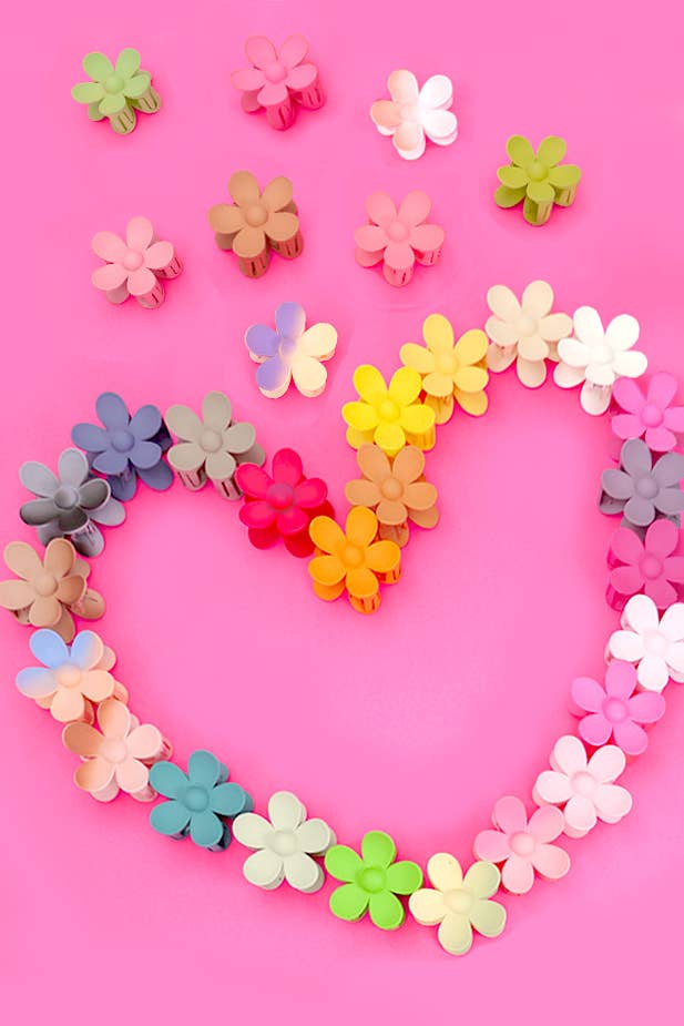 OVERSIZE MATTE FLOWER HAIR CLAW CLIPS